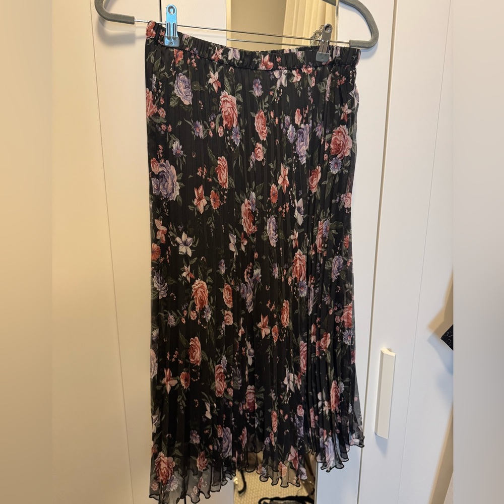 H&M pleated floral midi skirt, black, size 10